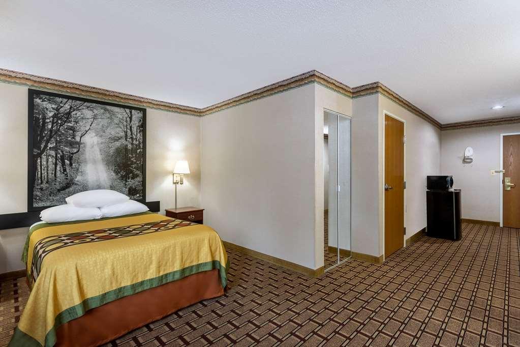Super 8 By Wyndham Marysville/Port Huron Area Bagian luar foto