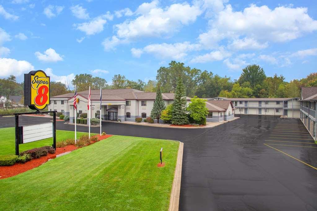 Super 8 By Wyndham Marysville/Port Huron Area Bagian luar foto