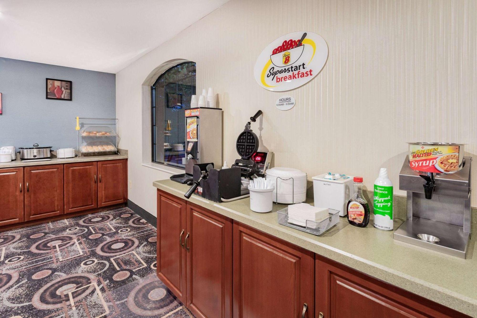 Super 8 By Wyndham Marysville/Port Huron Area Bagian luar foto